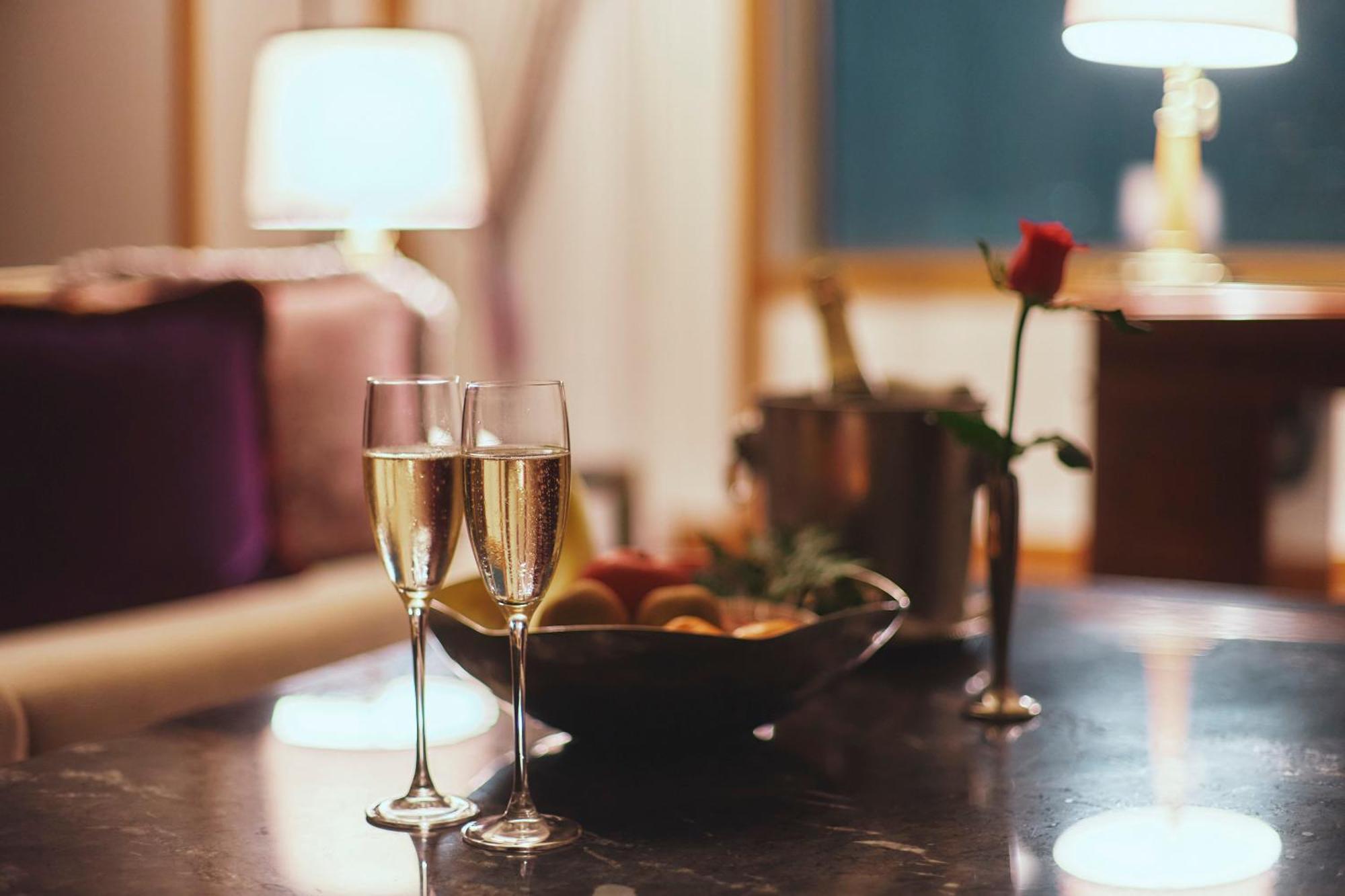 فندق امبريال طوكيو المظهر الخارجي الصورة Champagne flutes